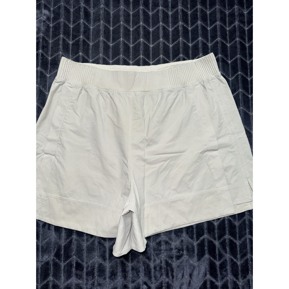 Lululemon Women's Stretch Woven Relaxed Fit High Rise Shorts Bone Size Large